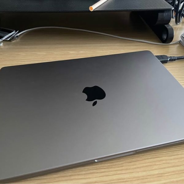 Macbook pro M3-screen doesn’t work.