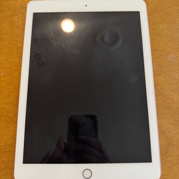 Rose Gold iPad (works well)