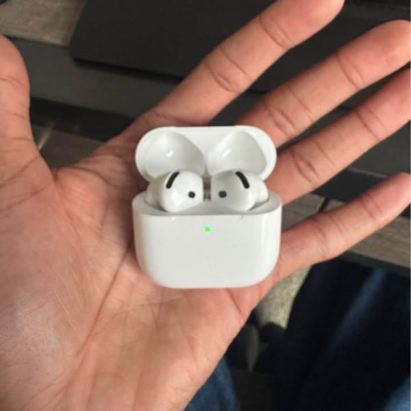 AirPods 4 w/original box