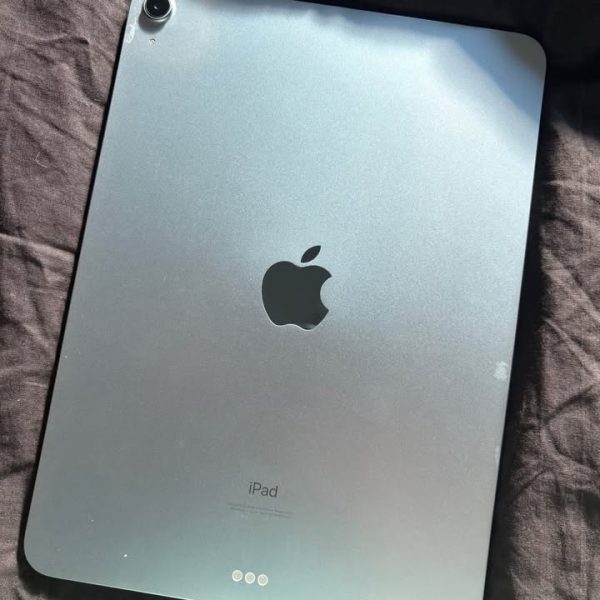 iPad Air 4th Gen W/ Apple Pencil