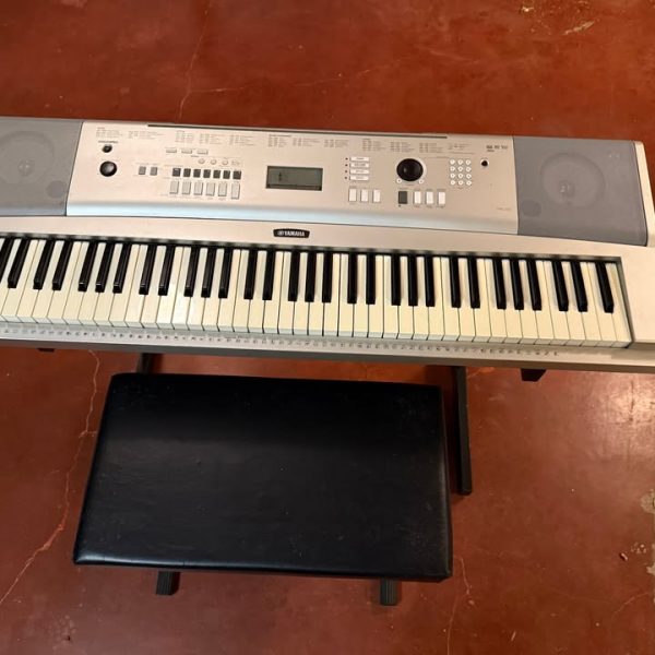 Yamaha Keyboard w/stand and bench