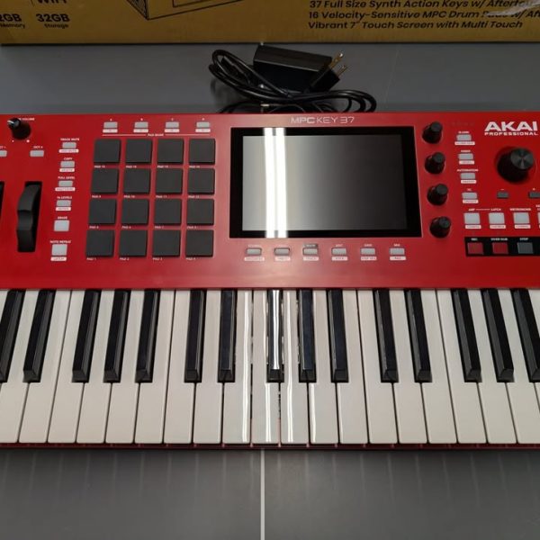 AKAI MPC Key 37 - Like New