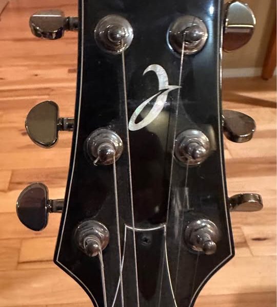 Used Ibanez Les Paul Style Silver Burst Solid Body Electric Guitar