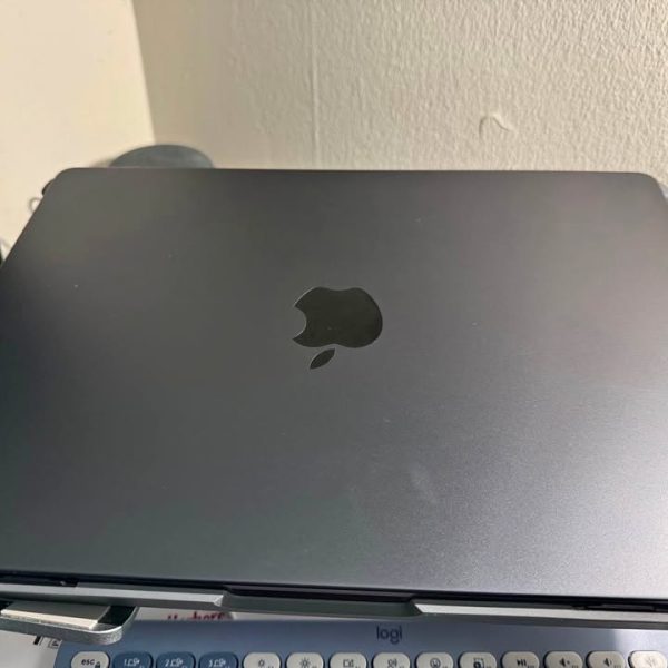 2 Months Old:Apple 2024 MacBook Pro Laptop with M4 chip with 10‑core CPU and 10‑core GPU, 14.2-in