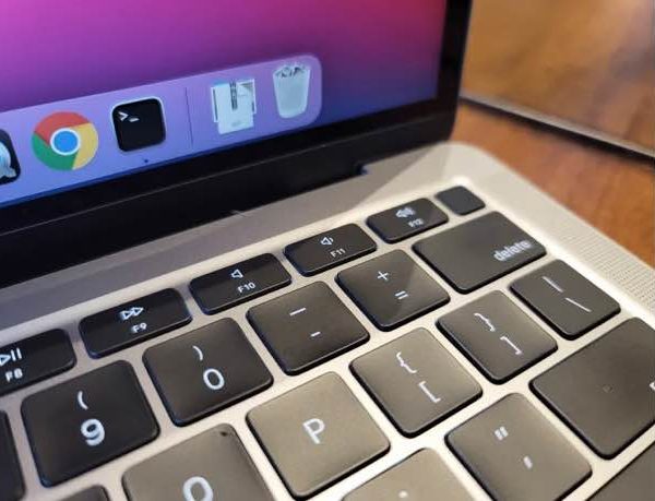 Apple Macbook Air M1 chip Super Fast + 20HR Battery Apple AI Touch ID