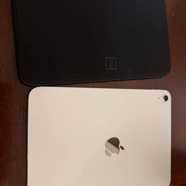 For sell Apple ipad A16 11Generation