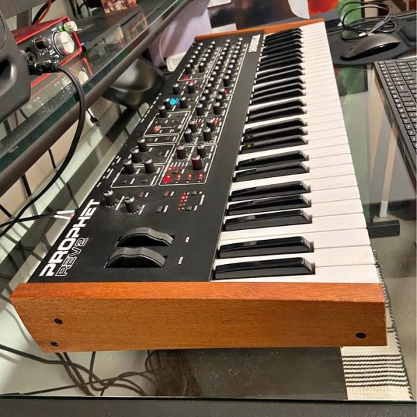 Sequential Prophet Rev2 Synth