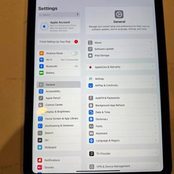 iPad 10th Gen 64 GB
