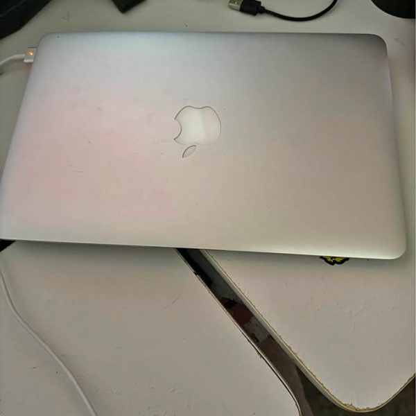 11.6” 2015 macbook air