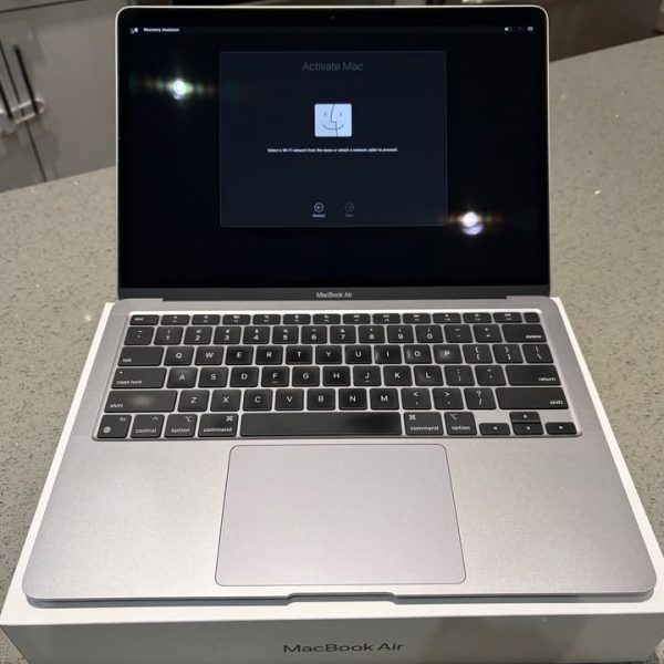 Apple MacBook Air 2020 (M1, A2337) – 8GB / 256GB