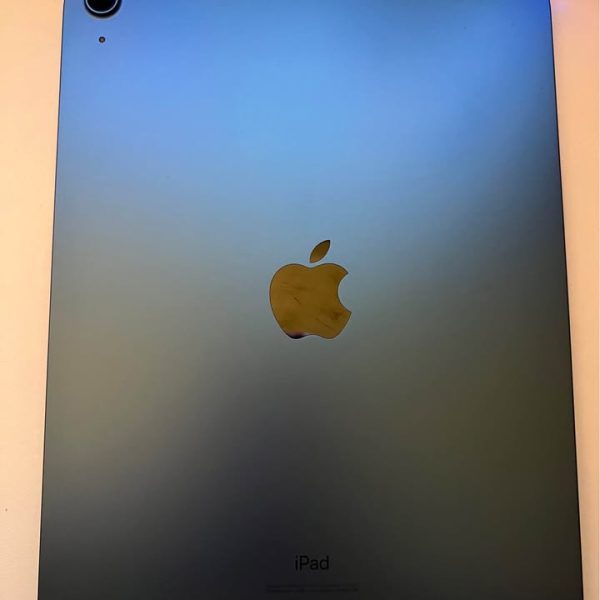 IPAD (tenth gen, 64GB)