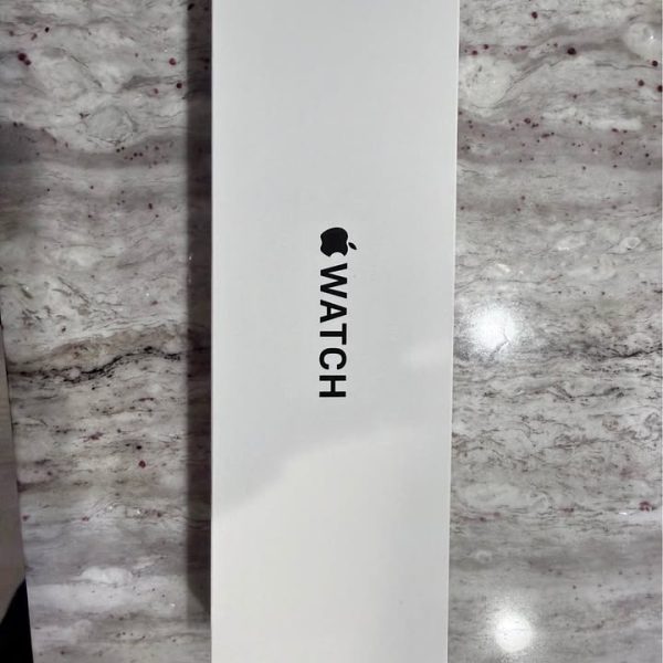 Trade for Starlight - Apple watch SE 3 midnight 40mm S/m BNIB