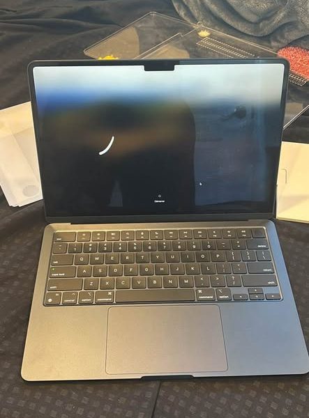 Macbook air 13.6 inch m2