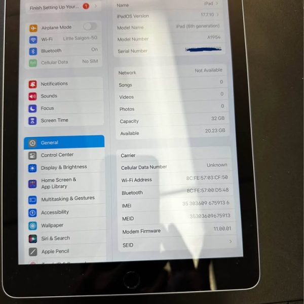iPad 6th Gen, 32 GB with cellular and wifi