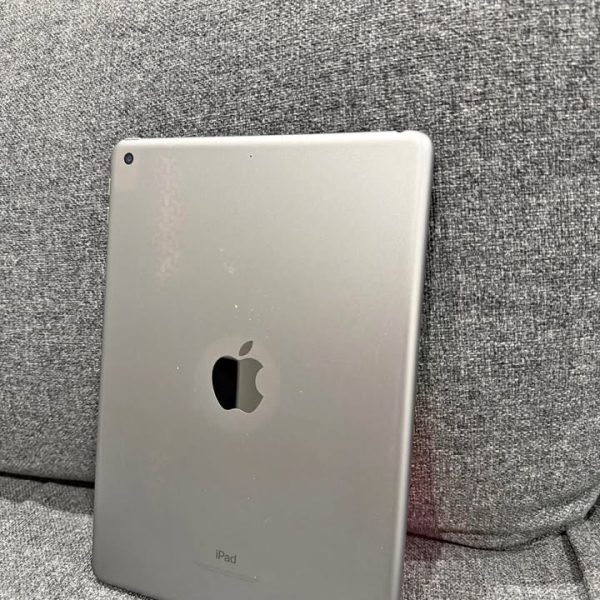 iPad 6th gen 64GB