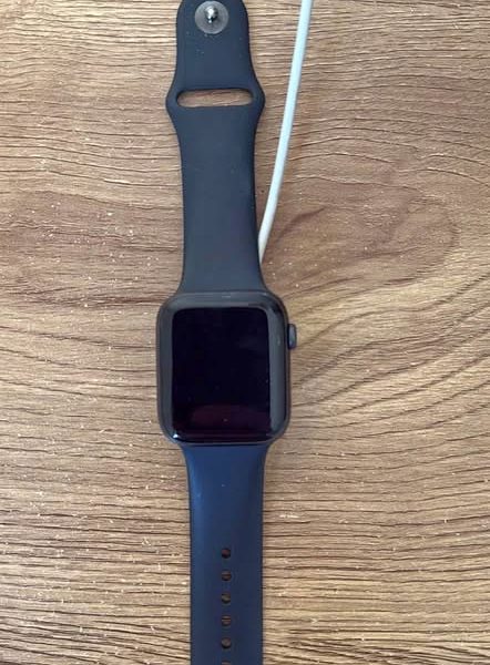Apple Watch SE (44mm) First gen model A2352