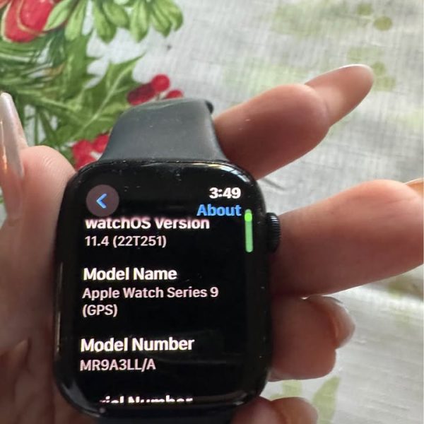 Apple Watch in Black Series 9