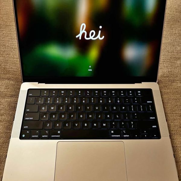 Apple M1 Max 14” MacBook Pro 1TB SSD