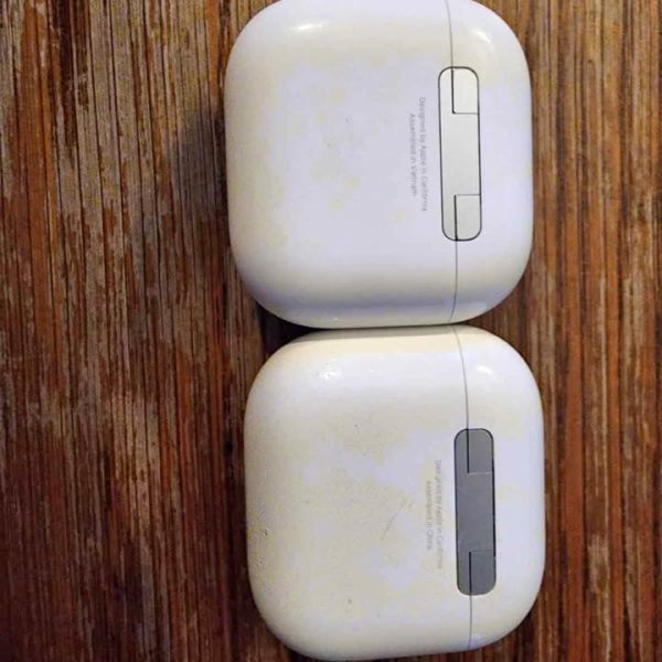 Airpods 4 with warranty 1/28/26 Airpods 4 ANC with warranty 12/31/25