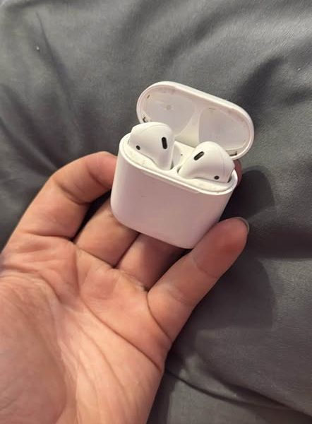 airpods and beats