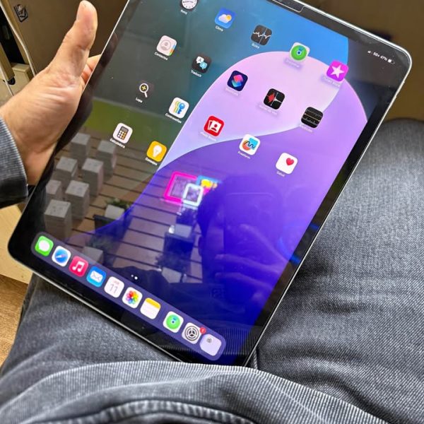 iPad 12.9 5Gen cellular and WiFi 512GB