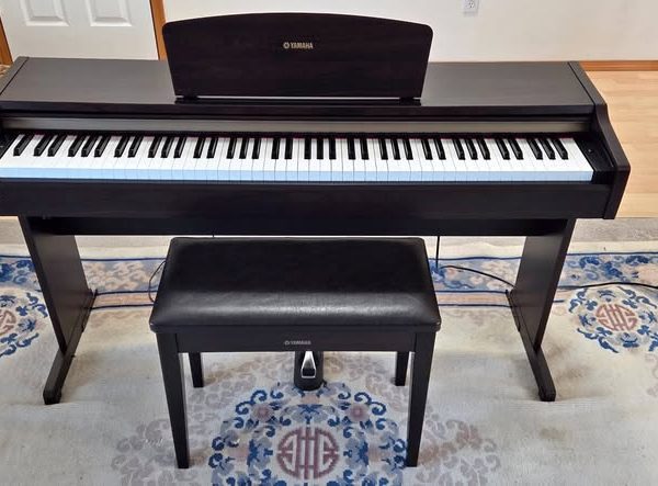 Yamaha YDP-113 Digital Piano – Pristine Condition + Bench
