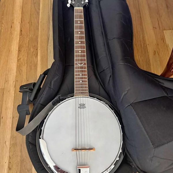Banjo Dean 6 string with bag and more