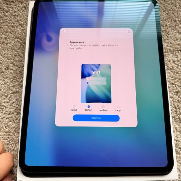 iPad Pro 13 2024 with M4 chip 256GB with Apple Pencil, smart filo and Magic Keyboard