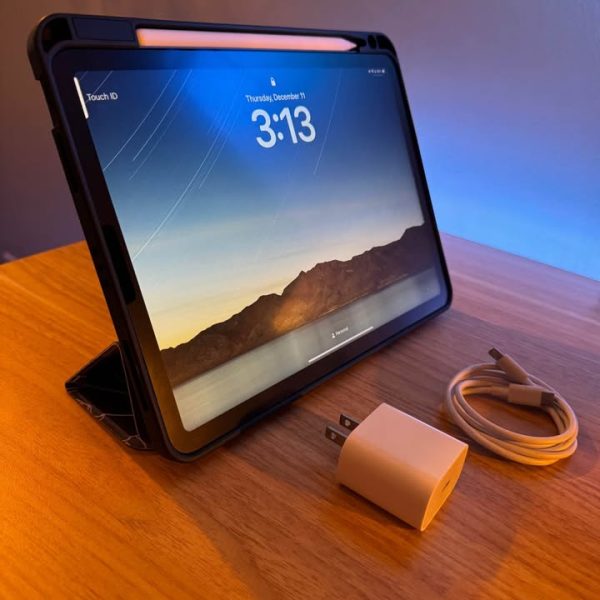 iPad Air + Case + Apple Pencil