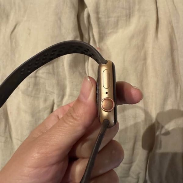 Apple Watch - series 6- gps + cellular