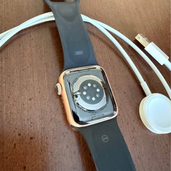 Apple Watch Series 6 - 40mm (Gold)