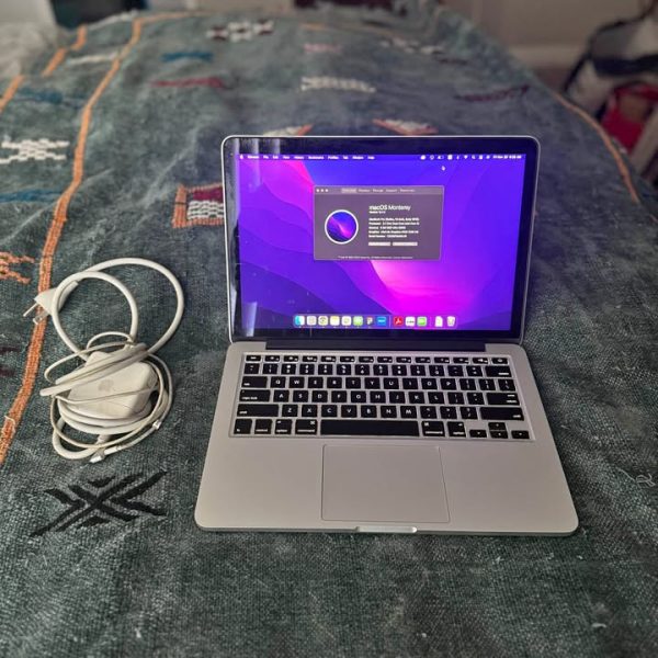 LIKE NEW MacBook Pro 13” Early 2015