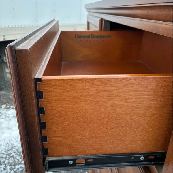Super nice spacious 8 drawer chest