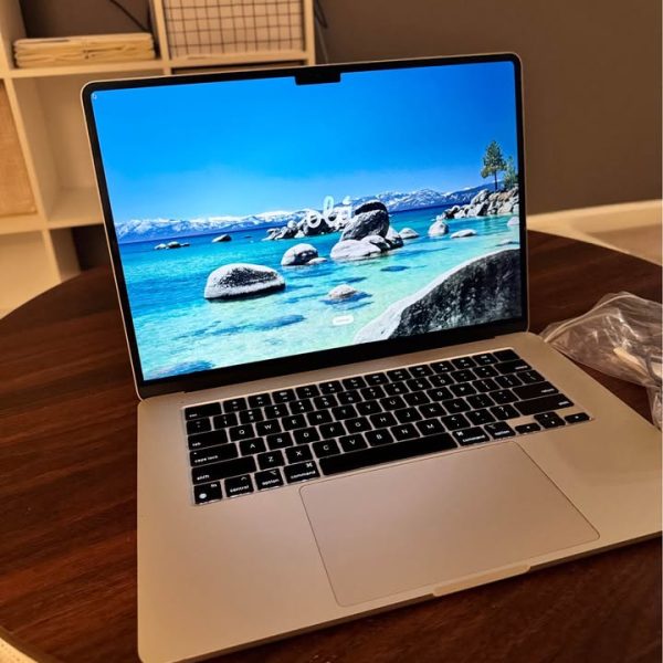 MacBook Air m3 (2024)