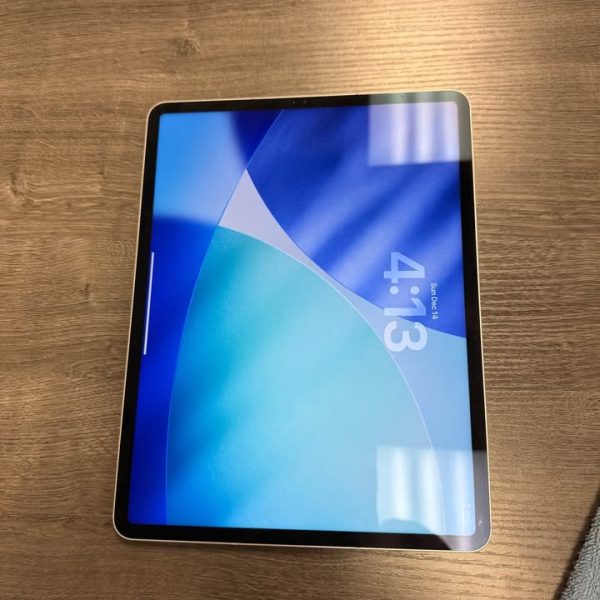 iPad M1 12.9 inch Cellular | Apple pencil | Magic Keyboard | with Extra Cases and folio