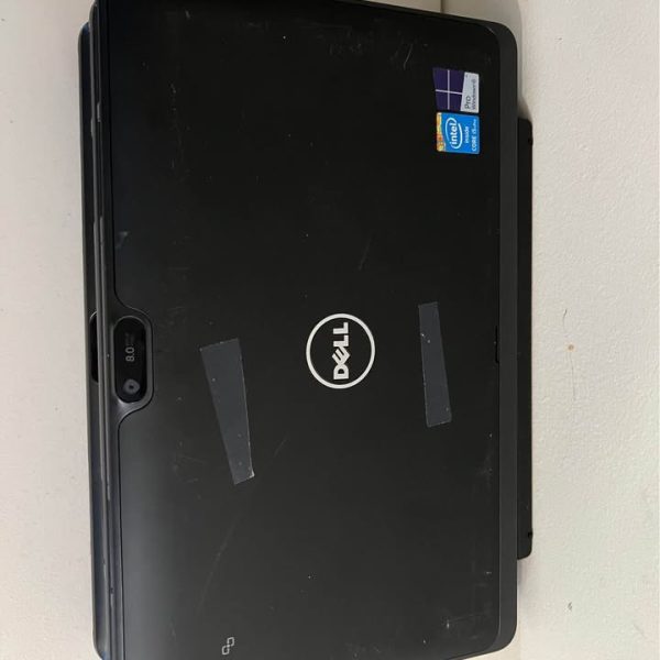 Lot of 9 MacBooks & Laptops.