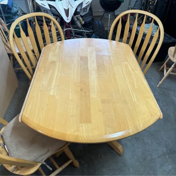 Round Dining table & 6 chairs