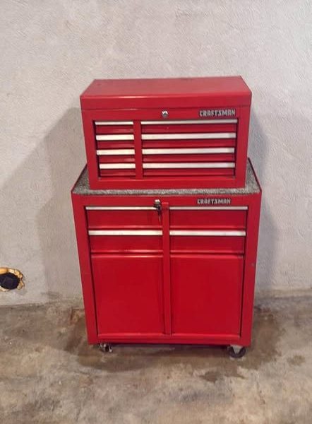 Craftsman tool box with key