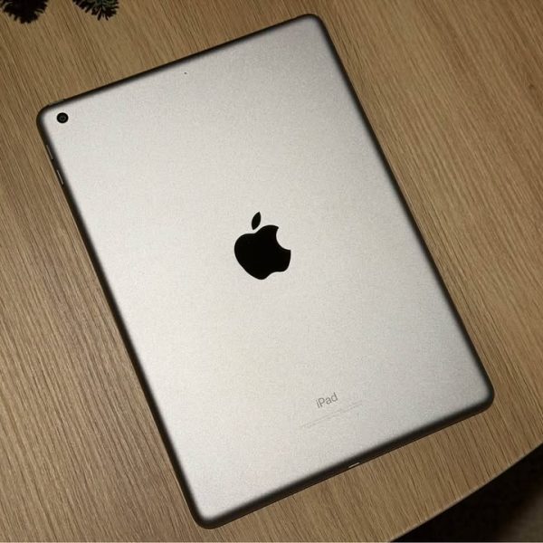 iPad 5th Generation 128GB Space Gray